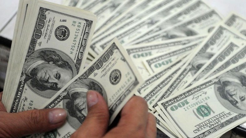 Нацбанк Кыргызстана вышел с валютной интервенцией, продав $2,2 млн — Tazabek