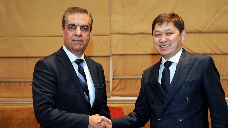 Премьер С.Исаков пригласил руководство авиакомпании Air Arabia к участию в инвестиционных проектах в Кыргызстане — Tazabek