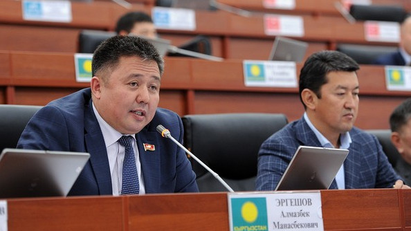 Депутат предложил правительству строить в каждом районе завод или фабрику — Tazabek