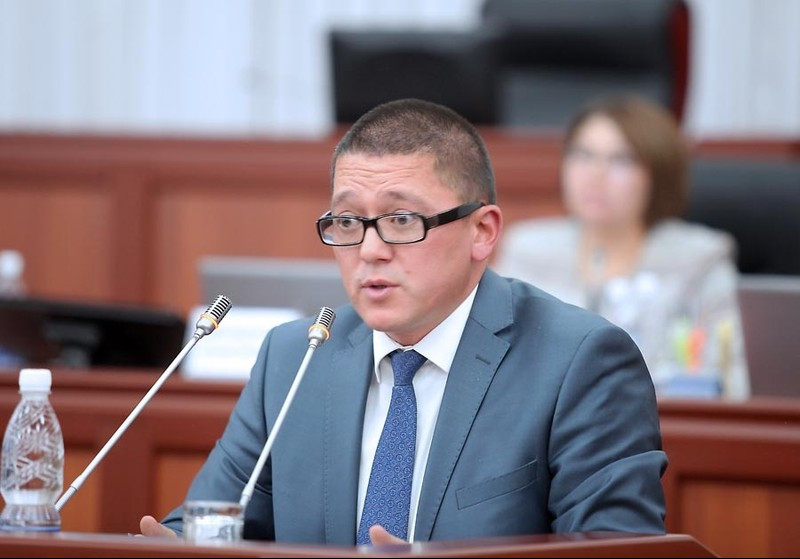 Экс-заместителю председателя ФГИ Б.Мураталиеву предъявлена дополнительная статья — коррупция — Tazabek