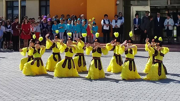 Фото, видео – В школе №95 отпраздновали 140-летие Бишкека