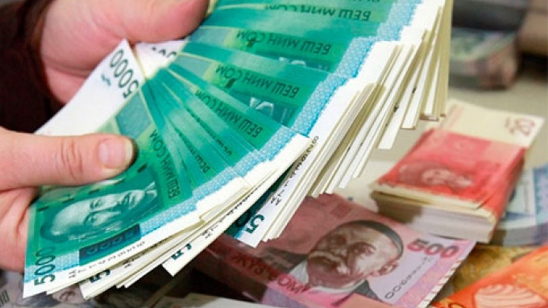 Кыргызский сом - самая стабильная валюта, которая обеспечила низкий уровень инфляции, -  экс-глава НБКР М.Султанов — Tazabek