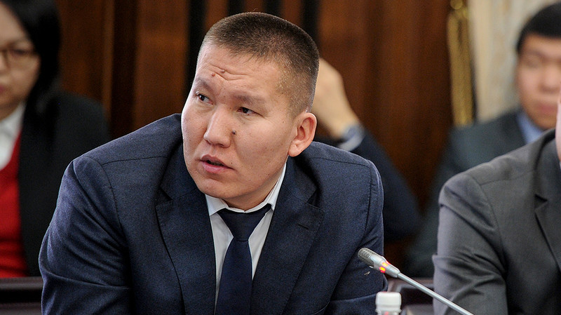Эсенкул Момункулов ушел с поста главы Агентства по продвижению и защите инвестиций КР — Tazabek