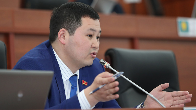 Депутат возмущен работой «Востокэлектро» по взысканию задолженности за электроэнергию в 300 млн сомов — Tazabek