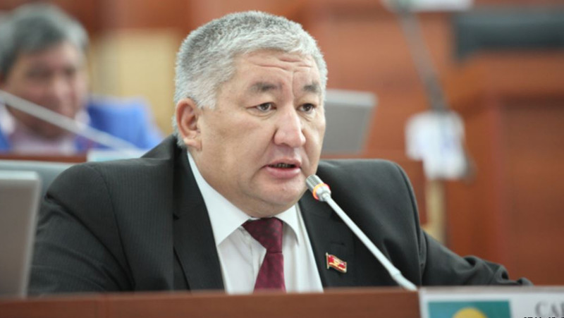 Депутат: Выделенные деньги для консультантов по проектам – отмывание денег — Tazabek