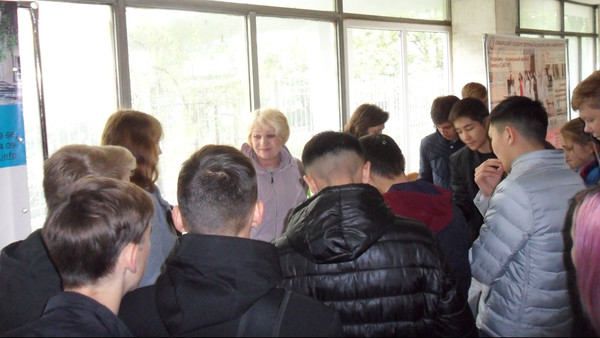Ярмарка российских вузов в Бишкеке. Как выбрать специальность и какие экзамены сдавать? (обзор, фото)