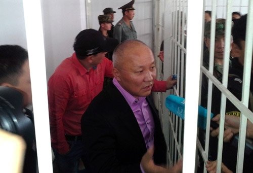 ФГИ принял в госсобственность 11 квартир экс-мэра Бишкека Наримана Тюлеева — Tazabek
