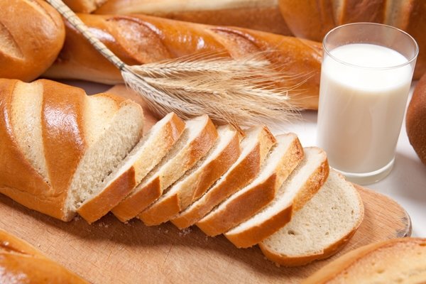 Госантимонополия отмечает незначительное повышение цен на муку, хлеб, молоко, а также бензин марок А-80 и А-92 — Tazabek