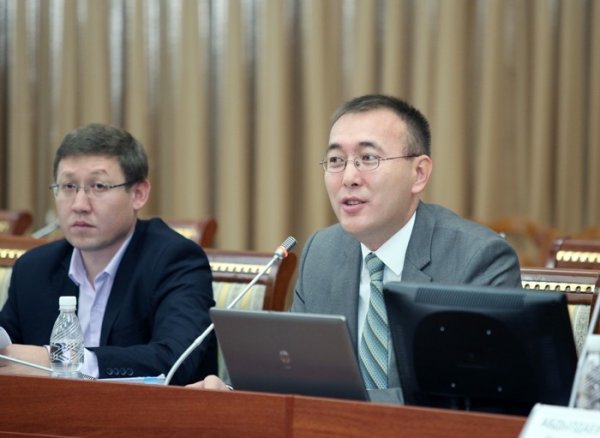 Кыргызстан уже 2 года как в кризисе и министры уже стесняются вслух произносить это слово, - депутат — Tazabek