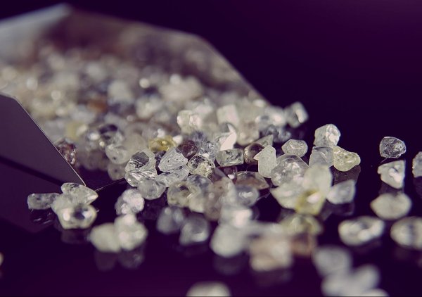 ТОП-3 стран из которых были завезены алмазы за последние три года — Tazabek