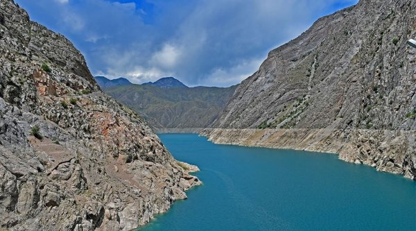 Кыргызстан импортировал электроэнергию из Казахстана в 2016 году почти на $3,5 млн — Tazabek
