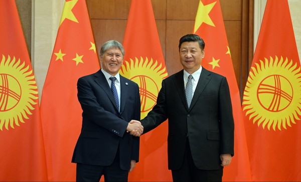 А.Атамбаев и Си Цзиньпин обсудили вопросы создания кыргызско-китайского фонда и строительства ЖД Китай—Кыргызстан—Узбекистан — Tazabek