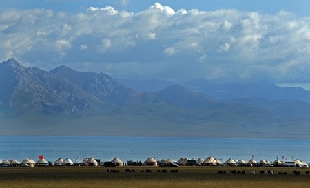 Депутат А.Алтыбаева призвала правительство поработать над инфраструктурой ряда природных объектов Кыргызстана для удобства туристов — Tazabek
