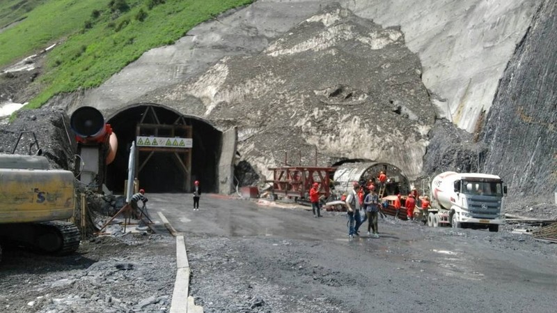 В Минтрансе назвали причины отставания от графика строительства тоннеля по дороге Север—Юг — Tazabek