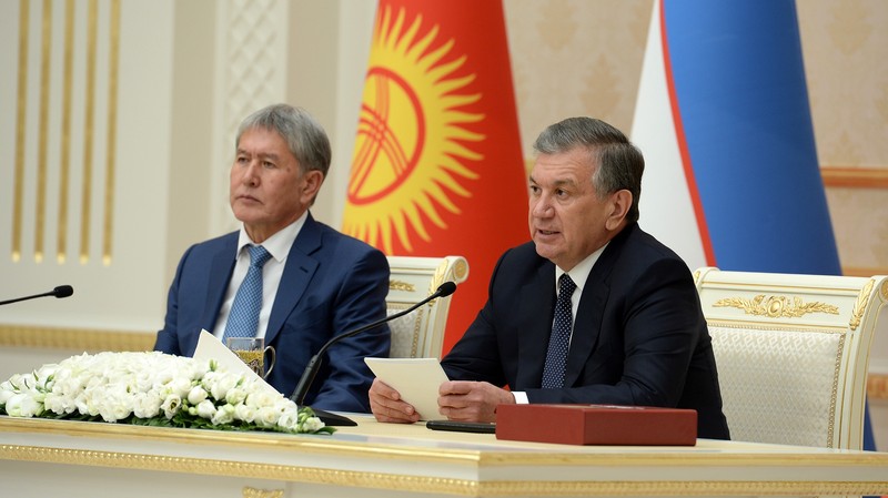 Президент Узбекистана Ш.Мирзиеев рассказал о щепетильных, тяжелых вопросах с Кыргызстаном, по которым нужно выйти на подписание до утра — Tazabek