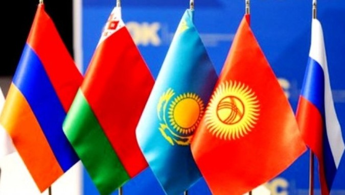 Кыргызстан в числе стран-членов ЕАЭС, находящихся  в условиях ухудшения экономической ситуации, - программа — Tazabek