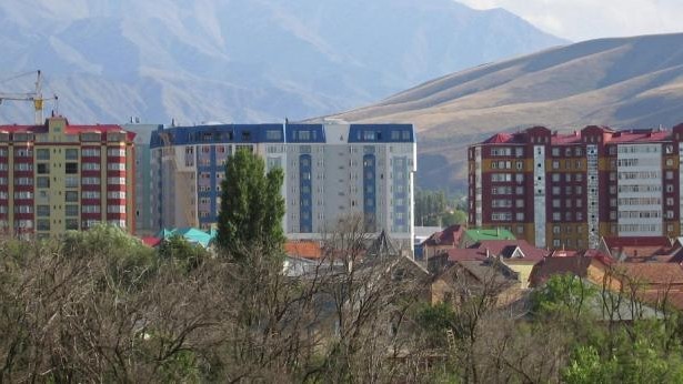 Жогорку Кенеш одобрил норму, дающую возможность поэтапного проектирования и cтроительства градостроительных комплексов — Tazabek