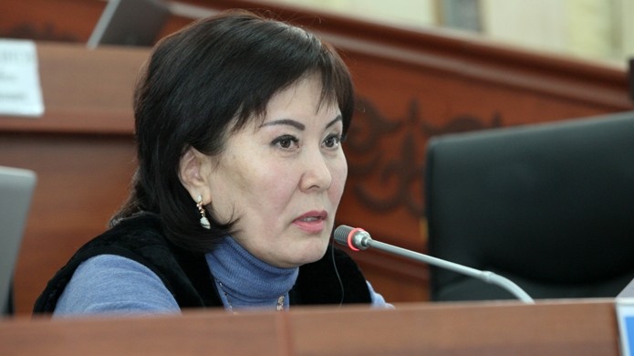 Депутат Г.Асылбаева об инциденте с награждением грамотой комдиректора «Кока-Кола Бишкек Боттлерс»: Представление о награждении — это действительно серьезно — Tazabek
