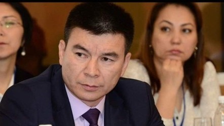 Депутат: Глава «Кыргызтелекома» М.Каратаев состоит в совете директоров «НЭСК», «Северэлектро», «Востокэлектро» и «Электрические станции», он незаменимый кадр? — Tazabek