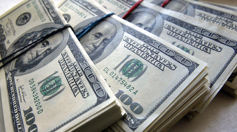 «Курс валют»: Доллар продается по 68,72 сома (график) — Tazabek