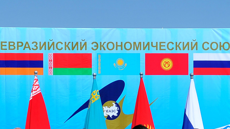 ЖК одобрил в 3 чтениях поправки, регулирующие вопросы тарифных квот в рамках членства Кыргызстана в ЕАЭС — Tazabek