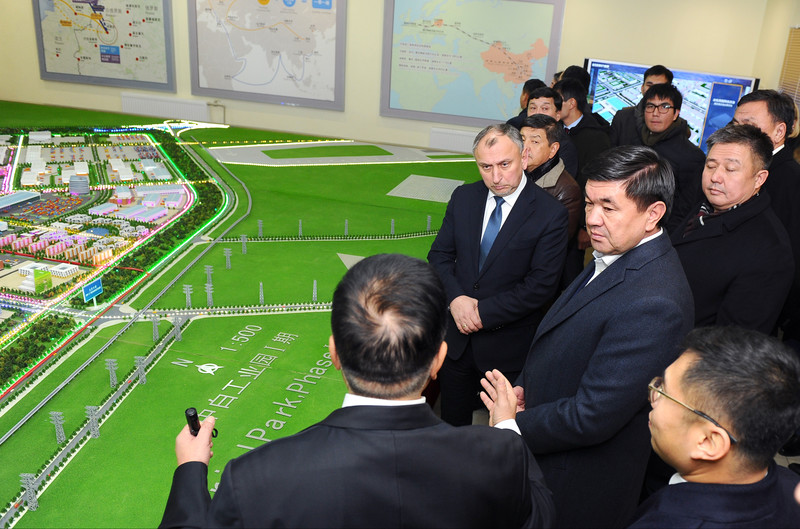 Фото — Премьер М.Абылгазиев посетил индустриальный парк «Великий камень» в Минске — Tazabek