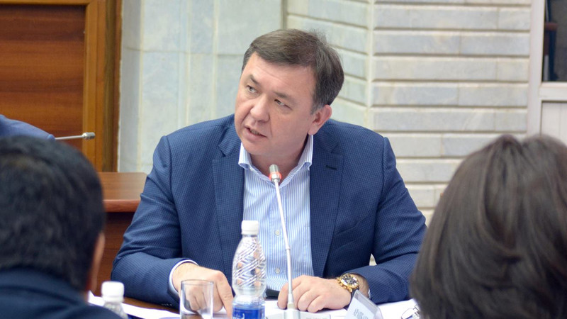 Депутат внес в ЖК законопроект о вводе ставок акцизного налога на изделия с нагреваемым табаком и никотиносодержащие жидкости с 2019 по 2022 годы — Tazabek