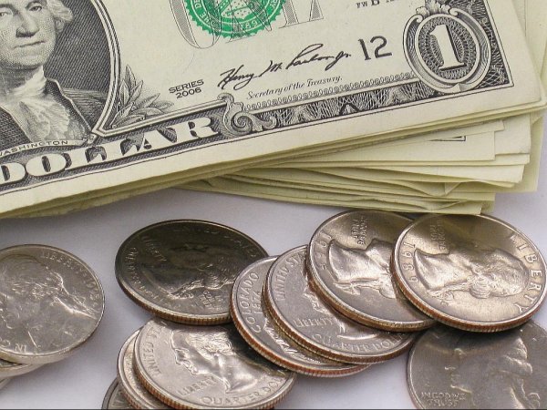 «Курс валют»: Стоимость доллара США составляет 68,7 сома — Tazabek