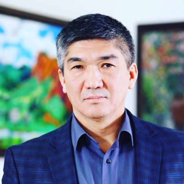 Председатель правления ОАО «МАМ» Э.Чукуев поздравил кыргызстанок с Днем матери — Tazabek