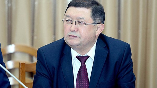Депутат Б.Торобаев предложил временно отстранить от должности министра транспорта З.Айдарова — Tazabek