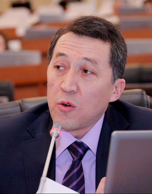 В парламенте у главы ГТС А.Сулайманова спросили о разнице в статистике импорта Кыргызстана с Китаем — Tazabek