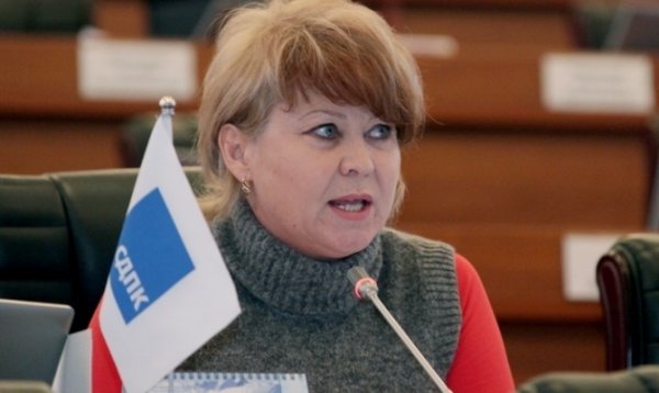 Депутат И.Карамушкина поинтересовалась, есть ли в КР юристы, которые могли бы решать споры по инвестициям в Арбитраже — Tazabek