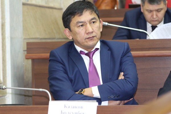 Внутри ГП «Кыргызжилкоммунсоюз» есть 15 предприятий, у каждого есть директор и замдиректора, будем их ликвидировать, - глава ФГИ Б.Казаков — Tazabek