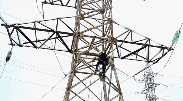 Надежность электроснабжения на севере Кыргызстана была значительно снижена с января по август 2016 года, - отчет (причина) — Tazabek