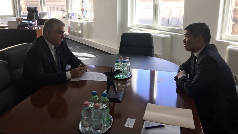 Кыргызстан и Венгрия обсудили вопросы привлечения инвестиций в КР в области туризма, сельского хозяйства, промышленности и энергетики — Tazabek