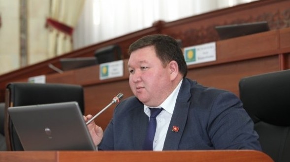 Депутата возмутило заявление члена СД Centerra Gold Inc. от Кыргызстана о невозможности что-то сделать при следующей эмиссии акций — Tazabek