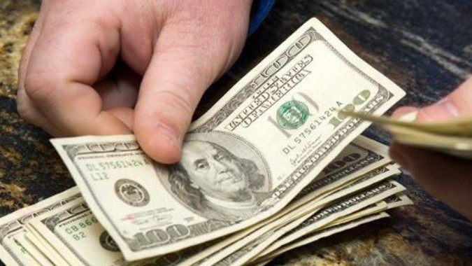 «Курс валют»: Доллар продается по 68,86 сома (график) — Tazabek