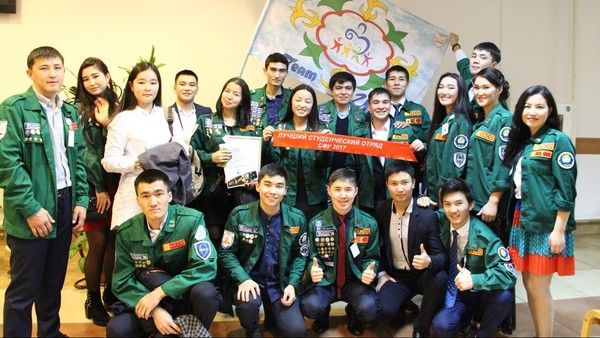 В Красноярске студенты из Кыргызстана создали отряд «тимуровцев» который помогает пожилым и сиротам (фото)