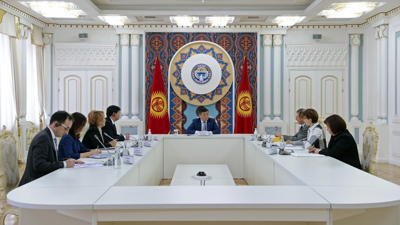Президент С.Жээнбеков принял вице-президента Всемирного банка С.Мюллера — Tazabek