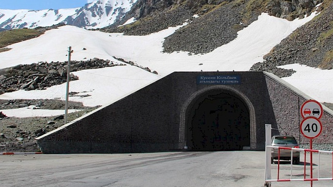 В ближайшее время начнется асфальтирование подъездных путей к туннелю
Тое-Ашуу с 121 по 129 км, - Минтранс — Tazabek