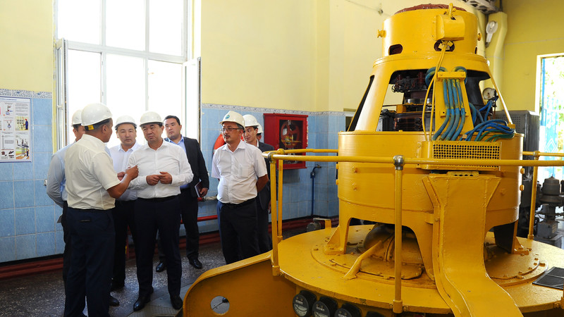 Фото — Премьер М.Абылгазиев посетил Быстровскую ГЭС — Tazabek