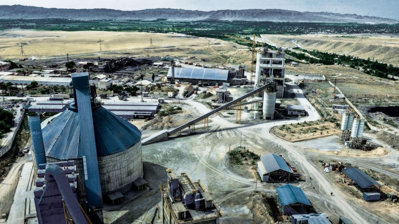 Депутат предложила создать комиссию по возврату Кызыл-Кийского цементного завода в ведение Баткенской области — Tazabek