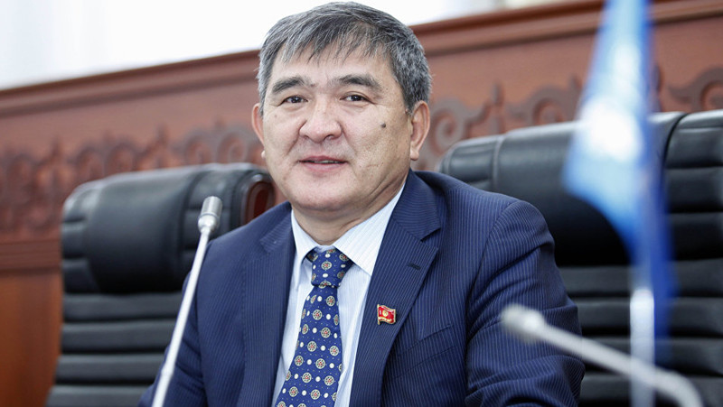 Дайте свободу китайскому бизнесу, пусть они производят товары под маркой «Кыргызстан» и экспортируют их в ЕАЭС и третьи страны, - депутат — Tazabek