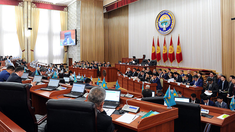 Правительство отчиталось в ЖК о ходе исполнения постановлений по итогам депутатской комиссии по аварии на ТЭЦ Бишкека и изучению использования кредита в $386 млн — Tazabek