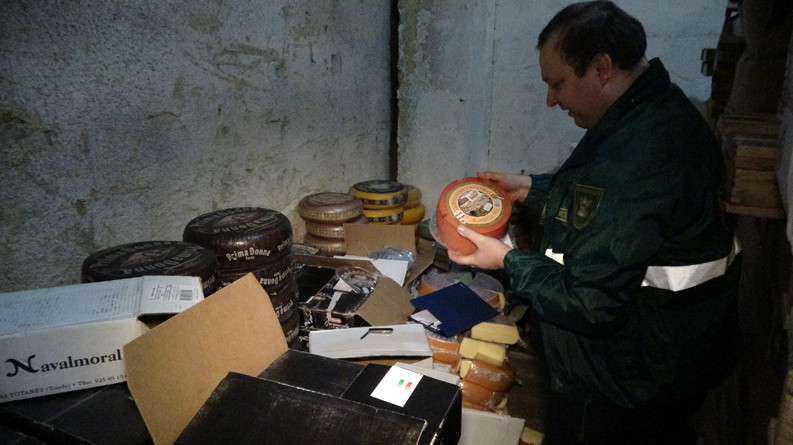 Россельхознадзор уничтожил в Москве более 5 тонн сыров, следовавших транзитом через Россию в Кыргызстан — Tazabek