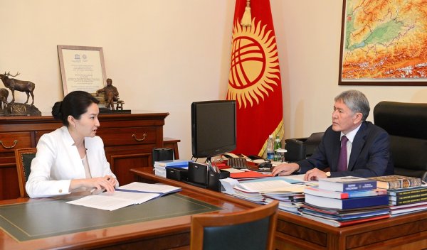 Президент А.Атамбаев поручил Генпрокуратуре возобновить расследование законности соглашений по Кумтору от 2003-2004 годов и 2009 года в связи с новыми обстоятельствами — Tazabek