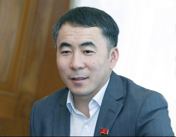 Депутат М.Мискенбаев подал в суд на ГП «Кыргызкомур» — Tazabek