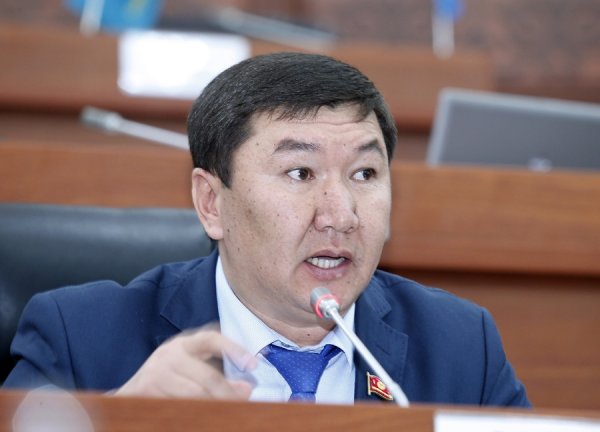 Депутат Б.Райымкулов попросил усилить ответственность спецфонда Токтогульского района — Tazabek