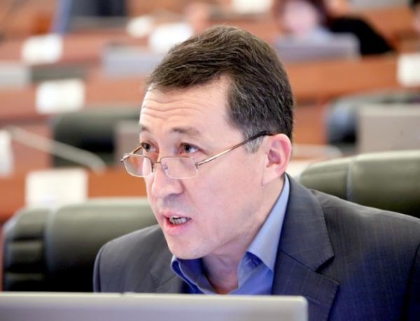 Депутат М.Мадеминов считает, что в госбанках не должно быть совета директоров — Tazabek