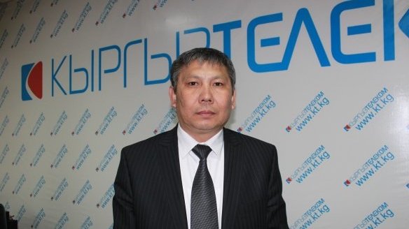 Мы вынуждены были подписать договора, -  глава «Кыргызтелекома» Э.Эшеналиев о завышенной в 2 раза цене на покупку Интернета — Tazabek